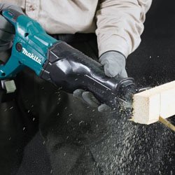 Cordless Reciprocating Saws for Cutting Jobs in Australia
