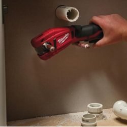 Compact Pipe Cutter for Precise Pipe Cutting